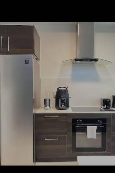 Parkhurst Lux Condo Near Devon House Кингстон Экстерьер фото